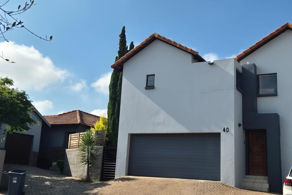 DOUBLE STOREY HOME FOR SALE IN SAINT OLYMPUS PRESTORIA EAST - Photo 2