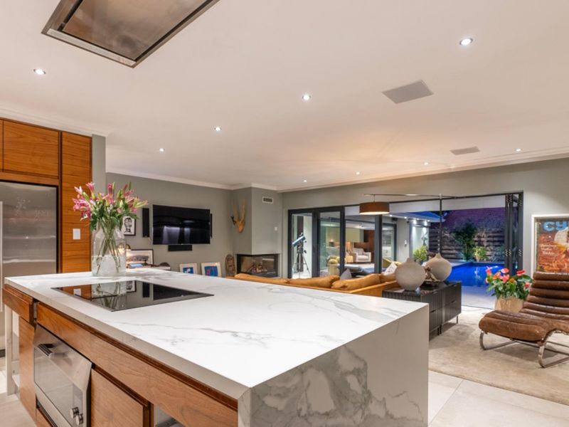 Entertainers Paradise in Superb Location - Photo 8