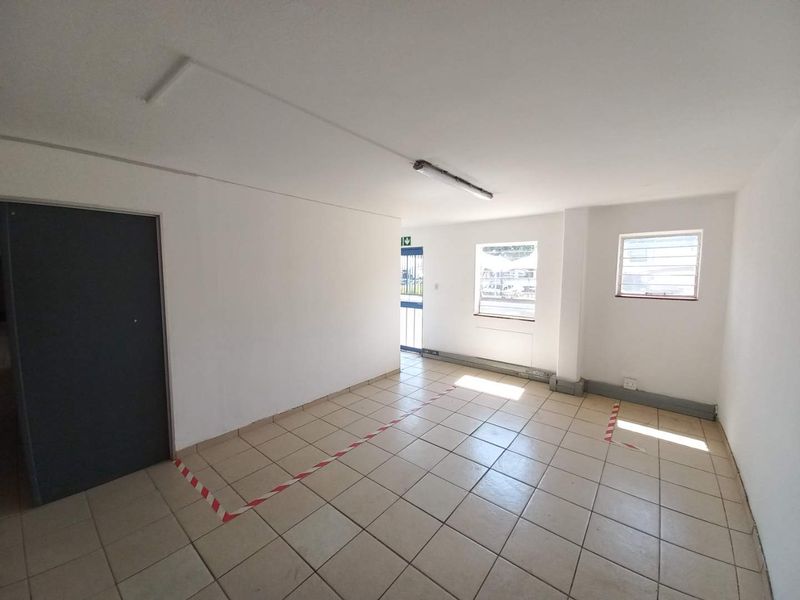566m2 Driehoek Warehouse To Let - Photo 9