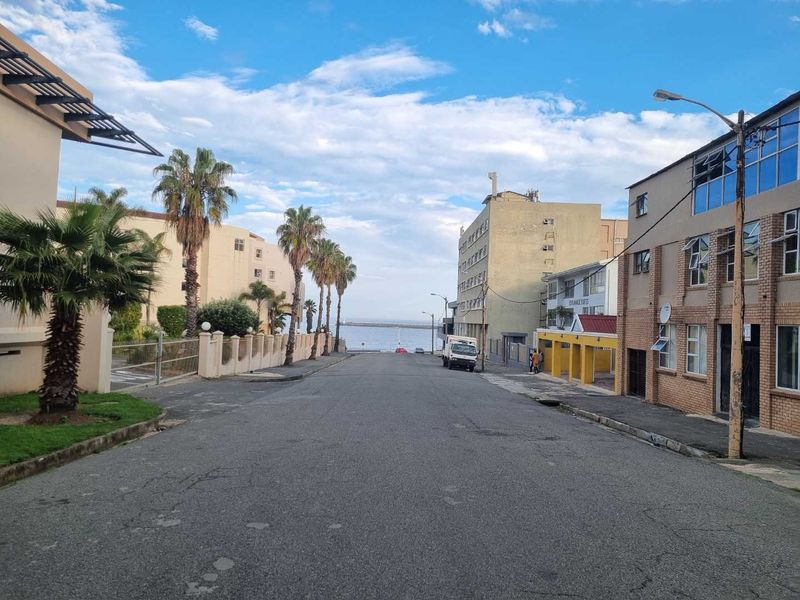 Well Positioned, Charming Apartment For  A  Small Family or Students - Photo 6