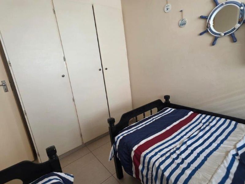 Fully Furnished 3 Bedroom Townhouse - Photo 9