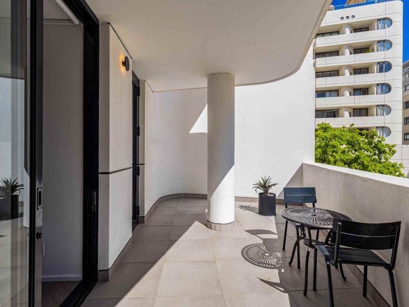 Enjoy Sundowners with Views of Lions Head - Photo 9