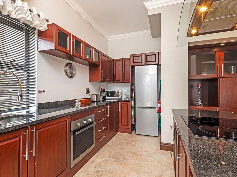 Discover the Ultimate in Exclusive Luxury and Privacy: Majestic Tuscan Mansion with Panoramic Views - Photo 9