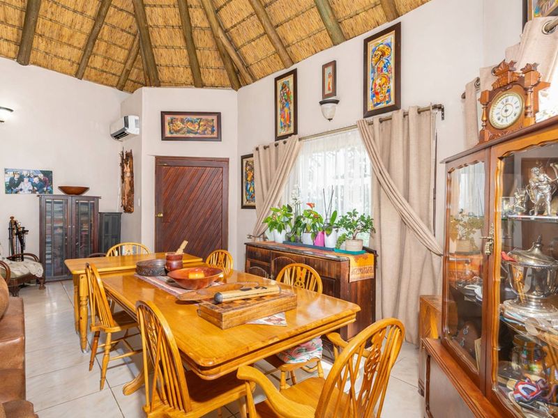 Exceptional Family Home with Prime Features. - Photo 7
