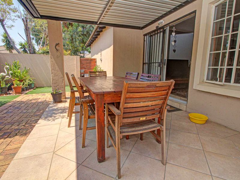 Spacious Corner Gem: Comfort & Convenience Await! - Photo 3