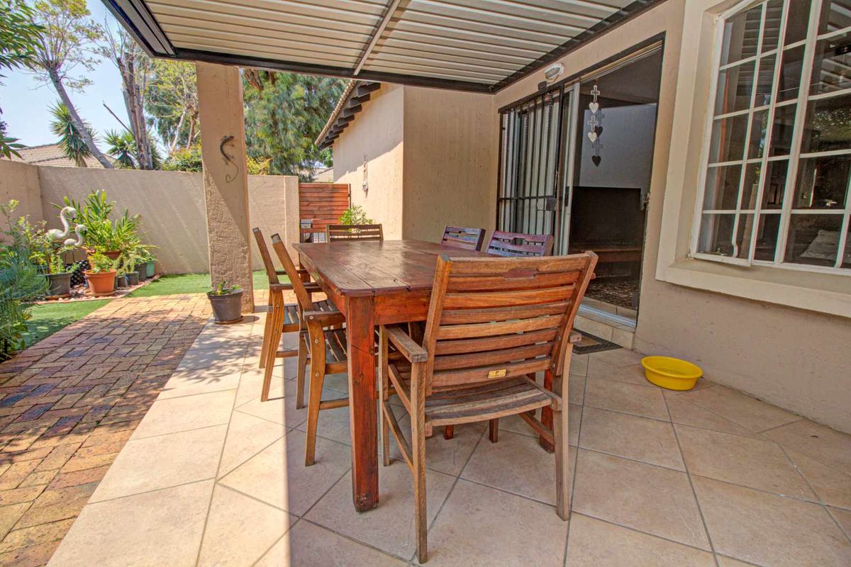 Spacious Corner Gem: Comfort & Convenience Await! - Photo 3