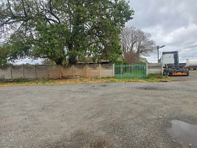 Prime Property with Fuel Depot, Workshop & Residential Space - Photo 9