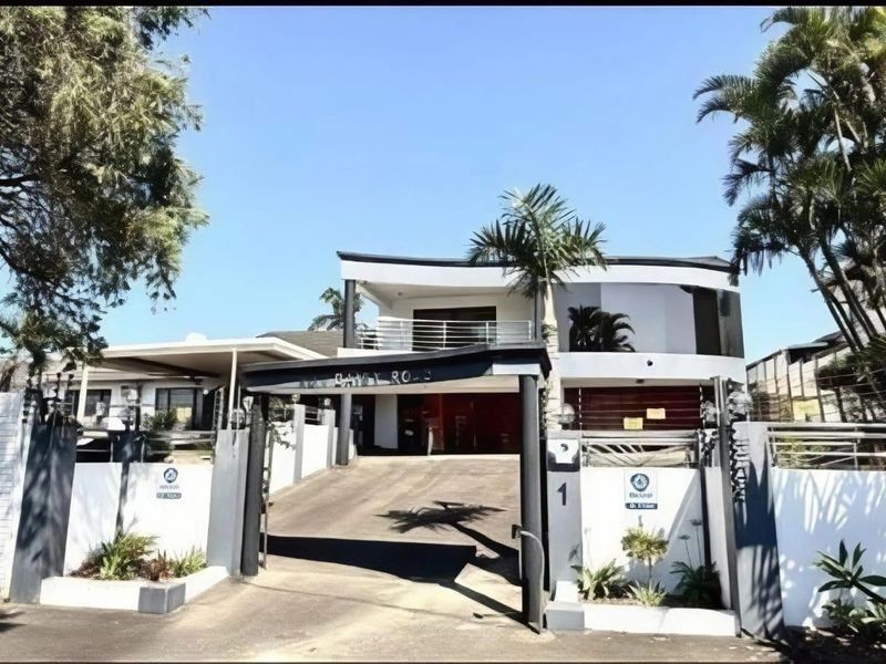 Architectural Masterpiece with Private Oasis in Queensburgh's Malvern - Photo 1