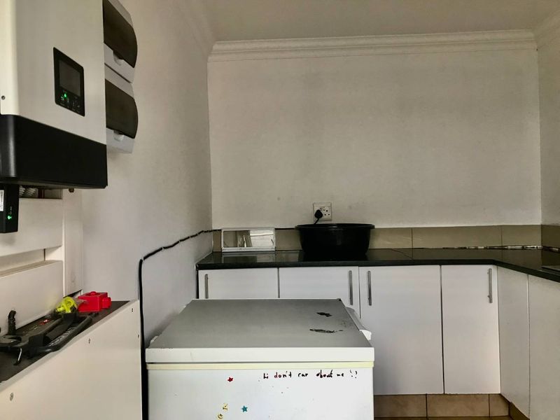 5 Bedroom Home in Ferndale - Photo 3