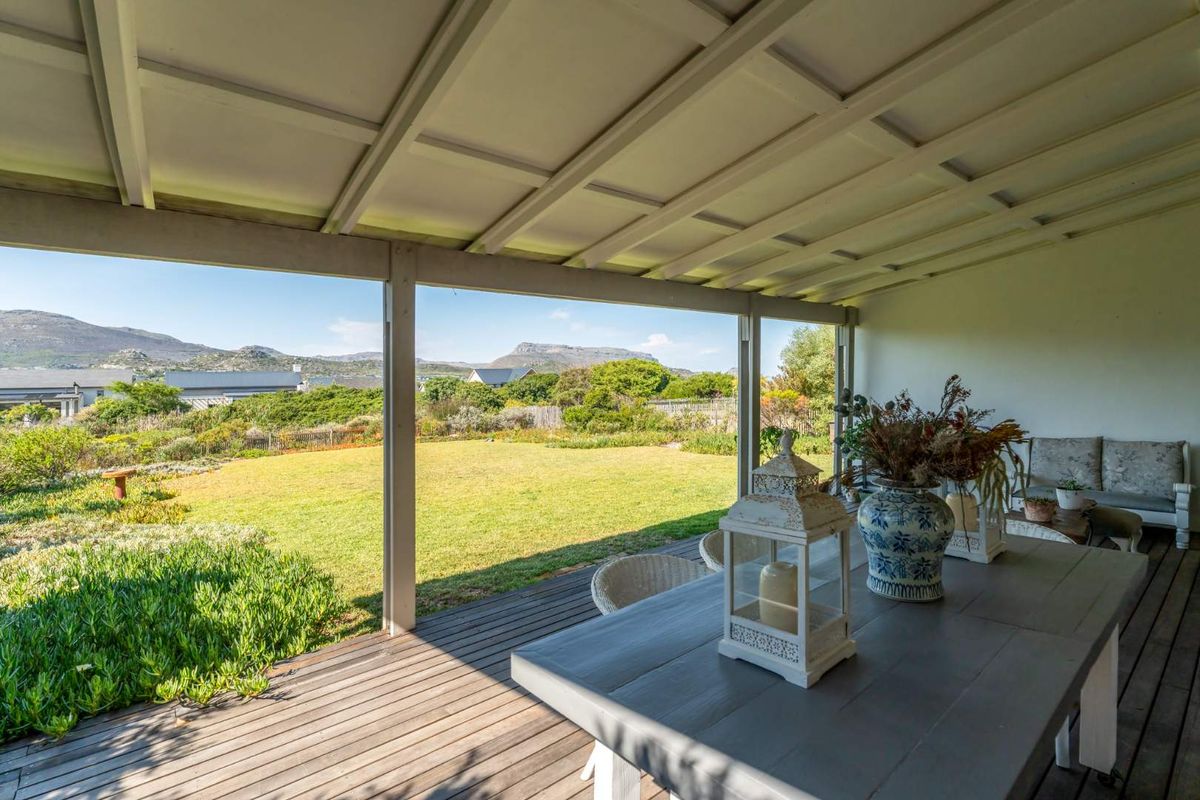 Family Home in Lake Michelle Eco Estate - Photo 2