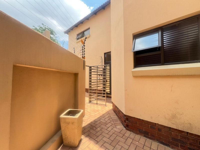 House For Sale in South Crest, Alberton - Photo 3