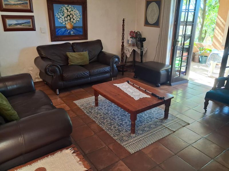 Three-bedroom sectional title in Hoogland estate for sale. - Photo 5