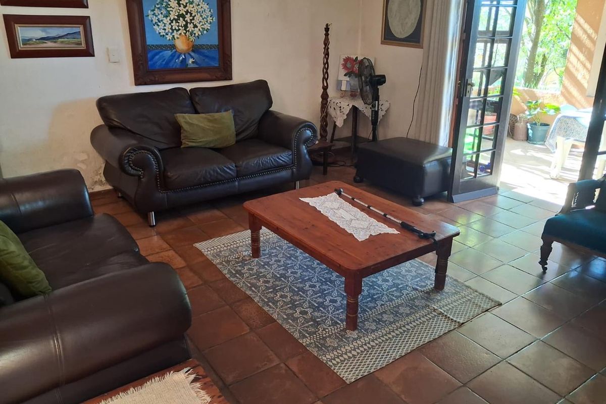 Three-bedroom sectional title in Hoogland estate for sale. - Photo 5