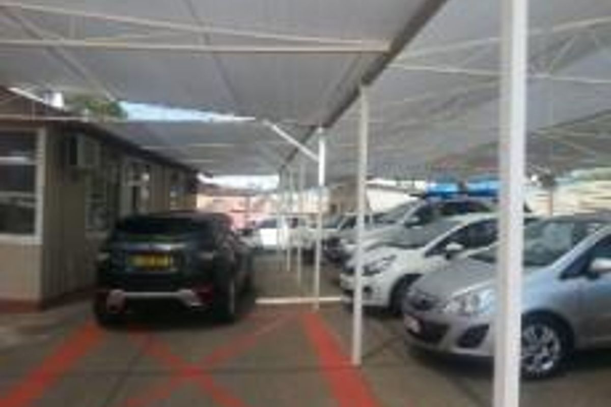 BUSINESS ZONED PREMISES FOR SALE  - Windhoek North - Photo 3