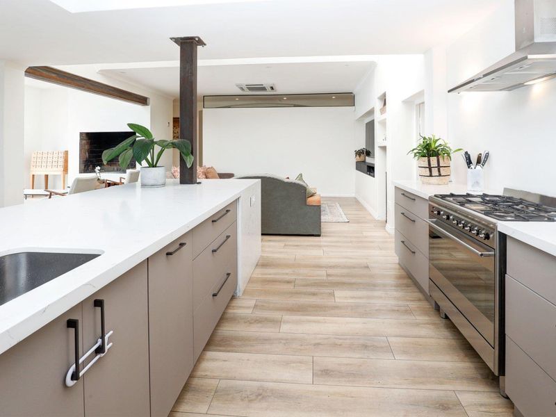 Bright, airy, and thoughtfully modernized with a creative touch. - Photo 8