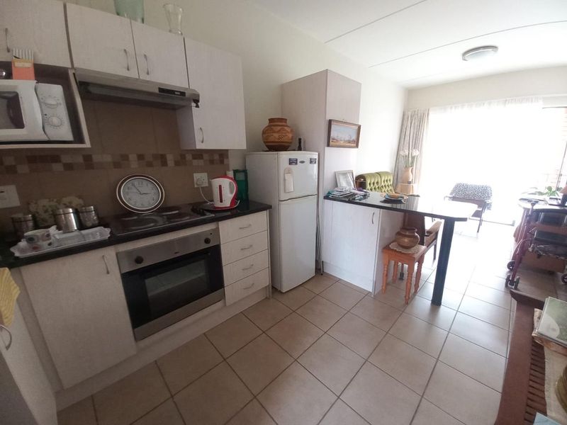 1 BEDROOMED RETIREMENT APARTMENT FOR SALE IN BRENTWOOD PARK - Photo 4