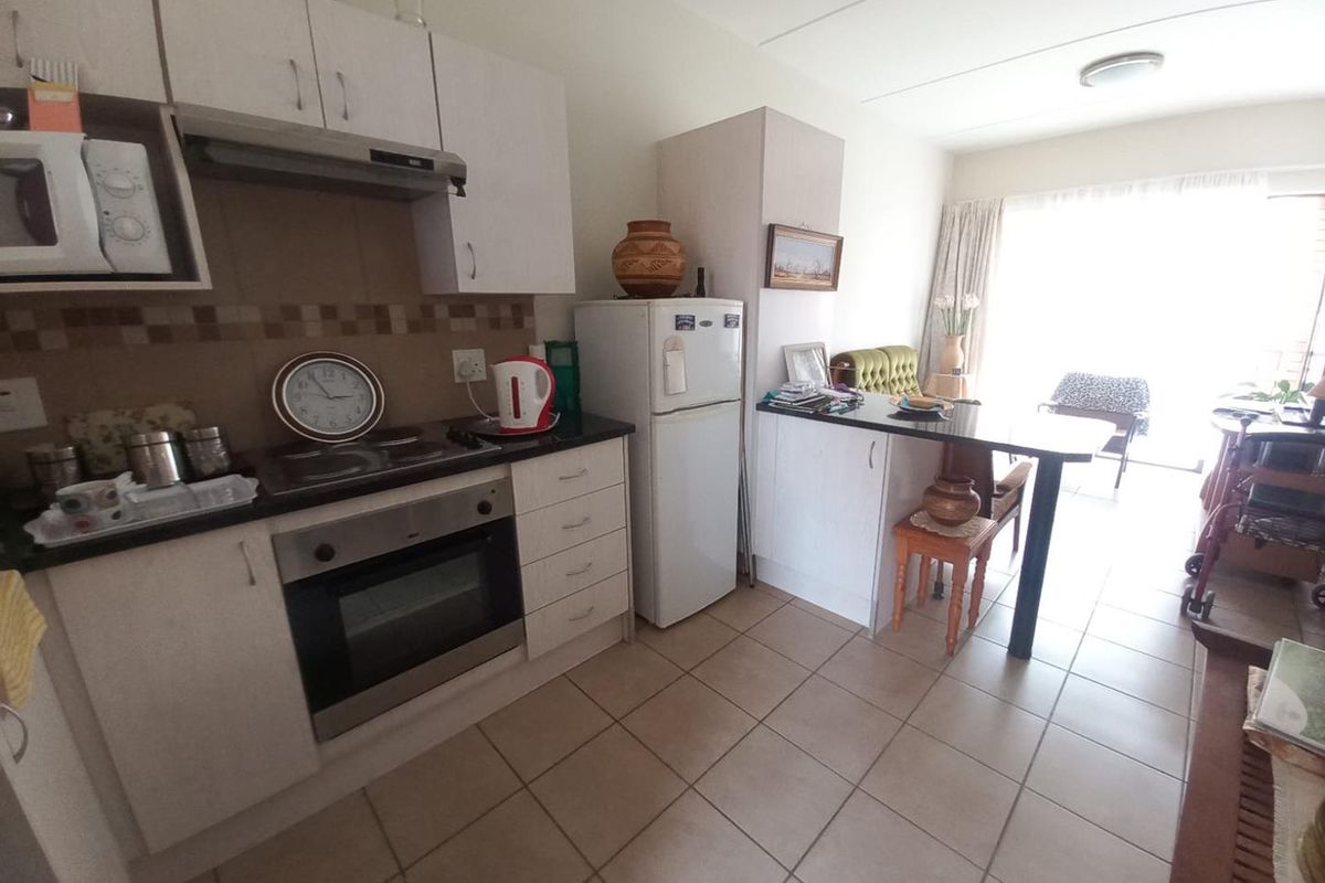 1 BEDROOMED RETIREMENT APARTMENT FOR SALE IN BRENTWOOD PARK - Photo 4