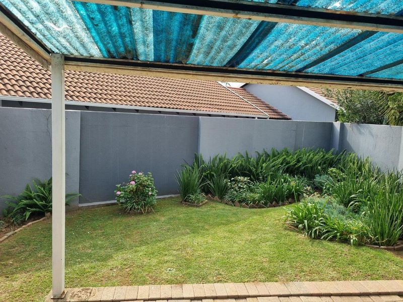 Lovely Townhouse for Sale in Sonneglans Randburg - Photo 8