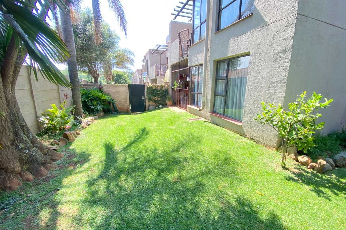 Ground Floor Corner Unit With Spacious Garden - Photo 3