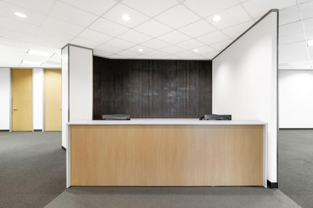 All-inclusive access to coworking space in Regus The Boardwalk. - Photo 2