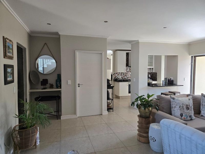 3 bedrooms furnished cluster home available in Kyalami to let - Photo 5