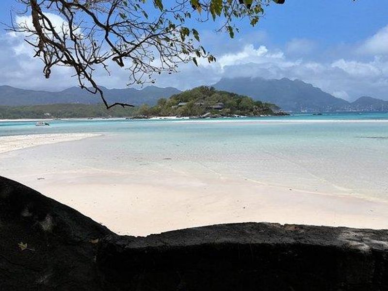 EXCLUSIVE PRIVATE ISLAND SALE - Photo 10
