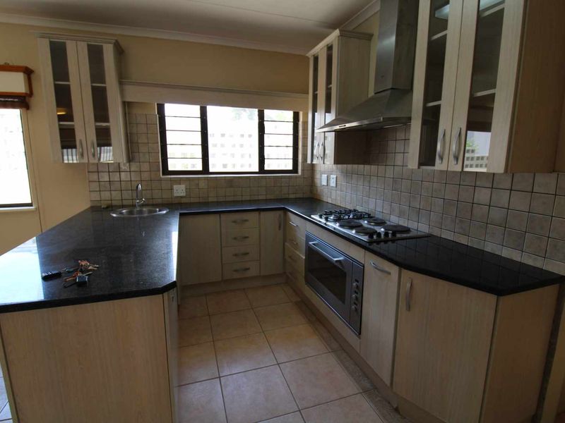 Spacious, Well-Positioned Property Featuring Two Flats, ideal for extended family living! - Photo 4