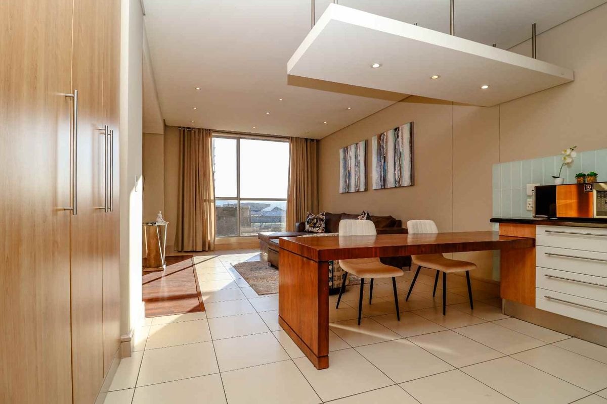 Upmarket Apartment Fully Furnished and Equipped! - Photo 2