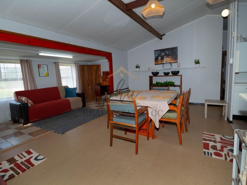 3-Bedroom Family Home with Flat - Photo 3