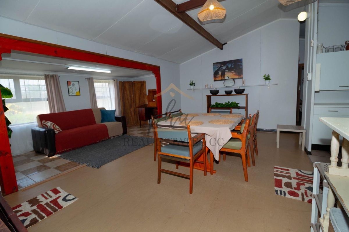 3-Bedroom Family Home with Flat - Photo 3