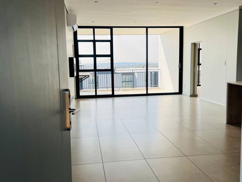 Ascend to Midstream - 3 Bedroom Luxury Apartment Available Immediately - Photo 3