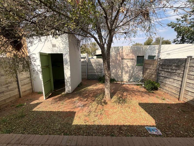 Excellent Investment Opportunity – 2-Bedroom Flat for Sale - Photo 9