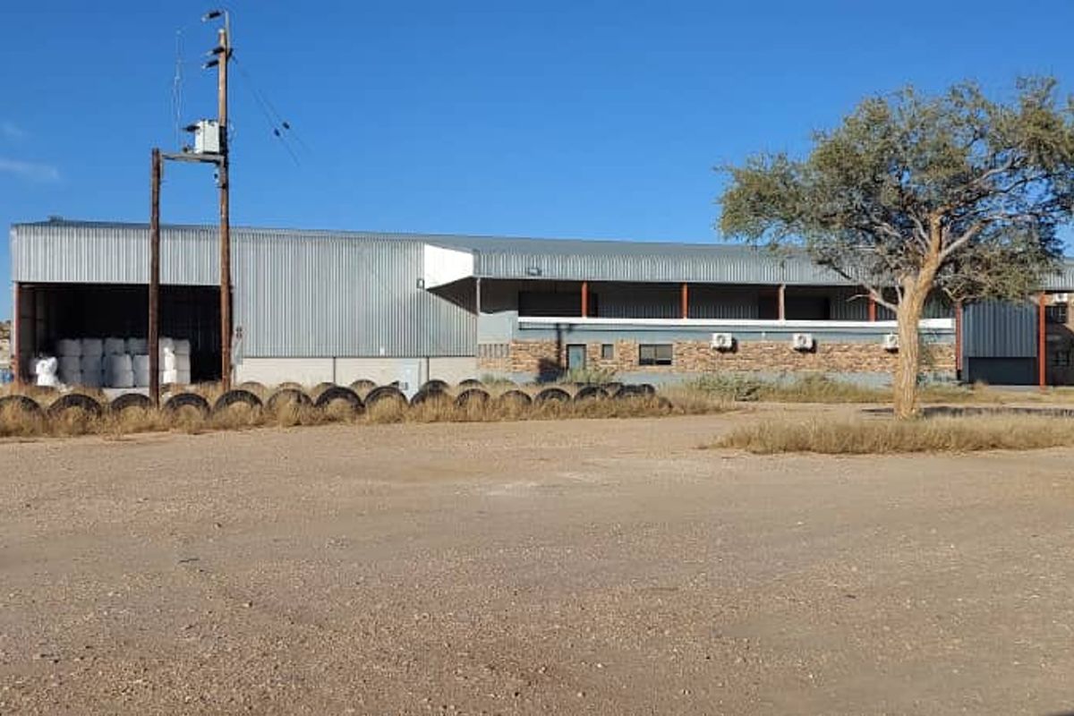 Versatile Property: Industrial, Residential & Office Spaces! - Photo 5