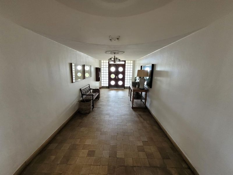 Stylish, Spacious Living in Morningside - Photo 3