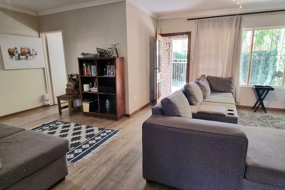 COMFORT, SPACE AND OPPORTUNITY KNOCKING - Photo 2