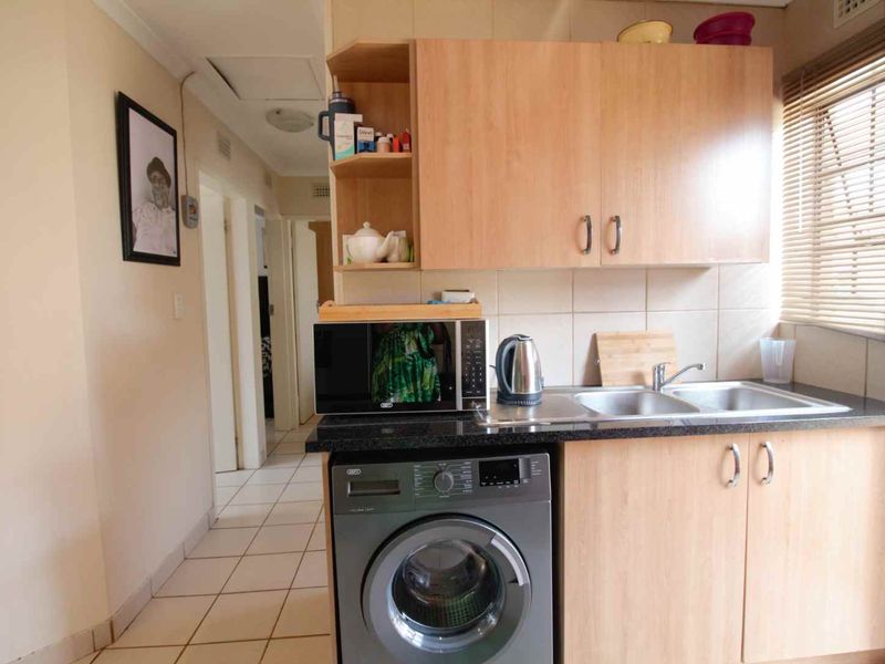 3 Bedroom house for sale in Clayville, Midrand Village Estate - Photo 7