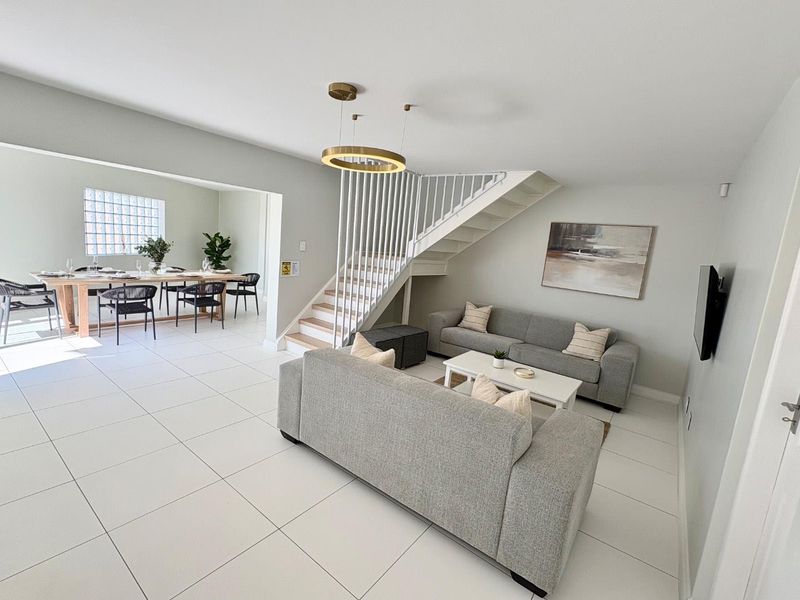 3 Bedrooms Fully Furnished Townhouse To Rent in Long Beach - Photo 6