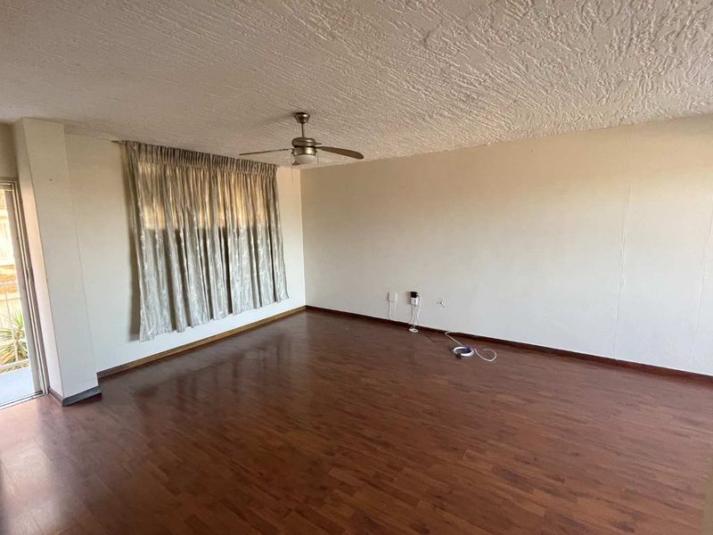 2 Bedroom & 2 Bathroom apartment for sale in Silverton - Photo 5