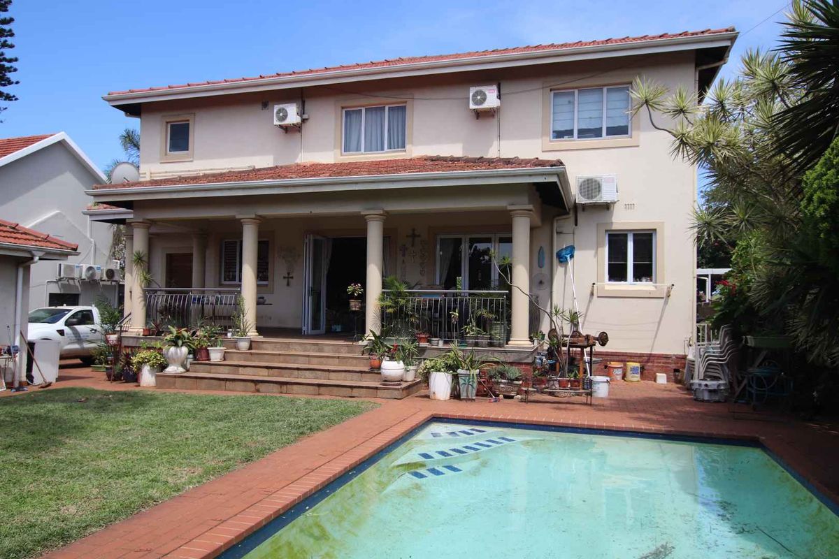 Spacious Family Home in Durban North - Photo 3