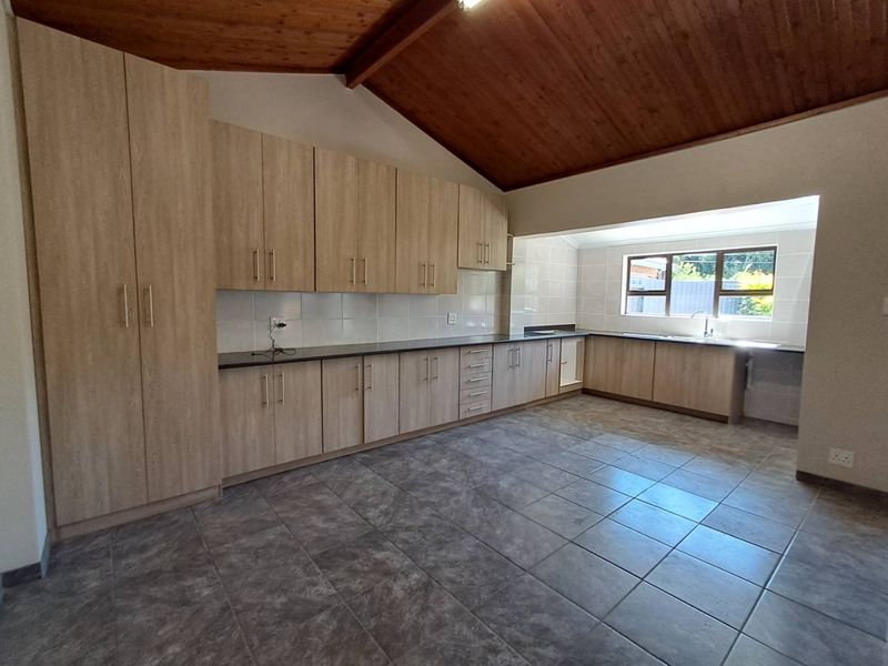 Newly Renovated 4-Bedroom, 2 bath Home in Waverley - Photo 5