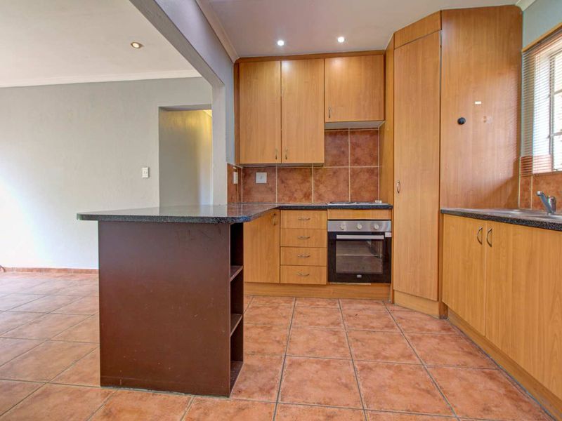 Your Ideal Townhouse: Entertain, Relax, and Live Comfortably! - Photo 5