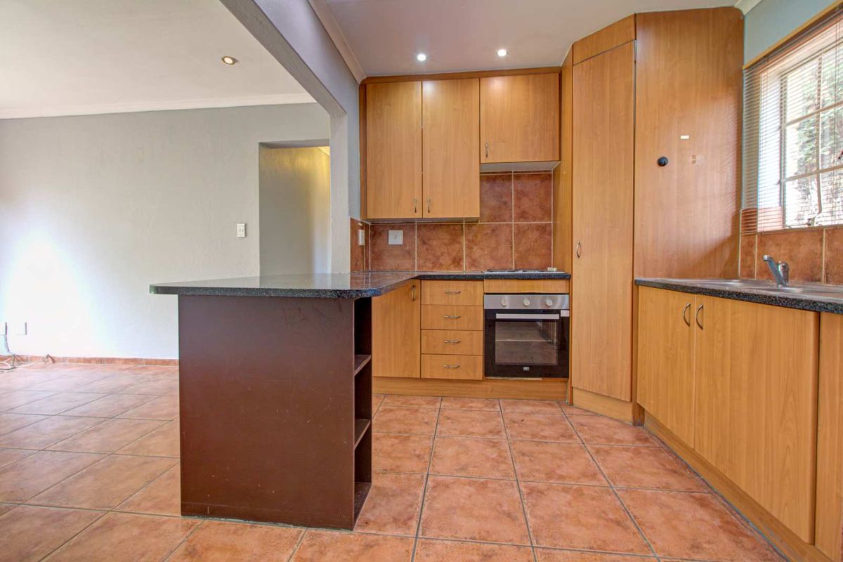 Your Ideal Townhouse: Entertain, Relax, and Live Comfortably! - Photo 5