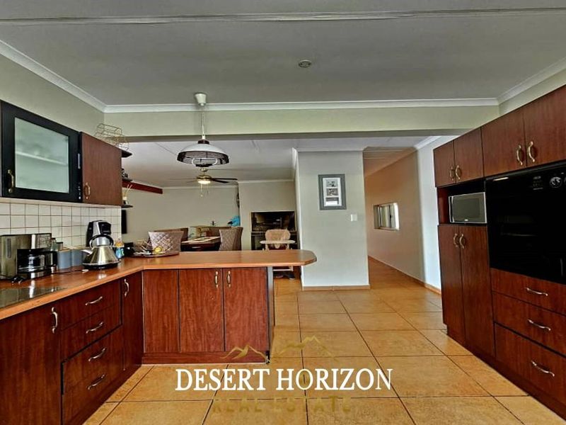 Walvisbay, Fairways Estate |  Beuatiful Family home for sale - Photo 6