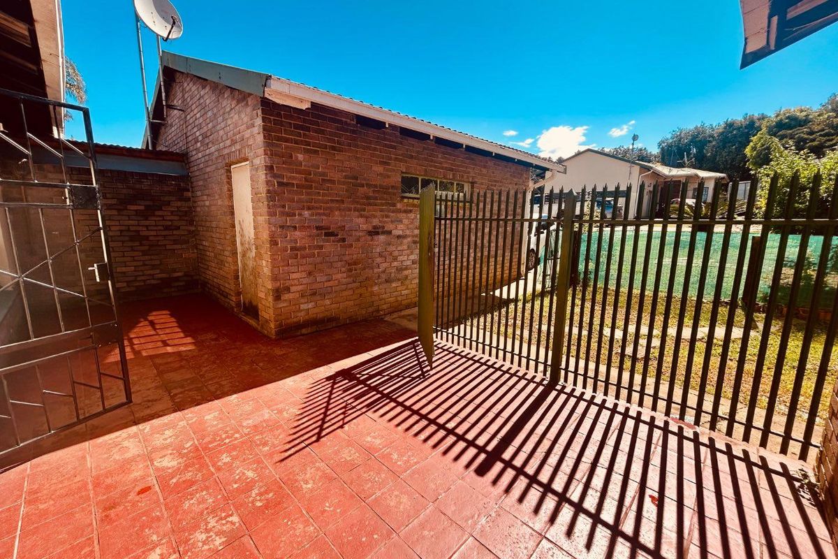 3 Bedroom townhouse for sale in Vryheid - Photo 5