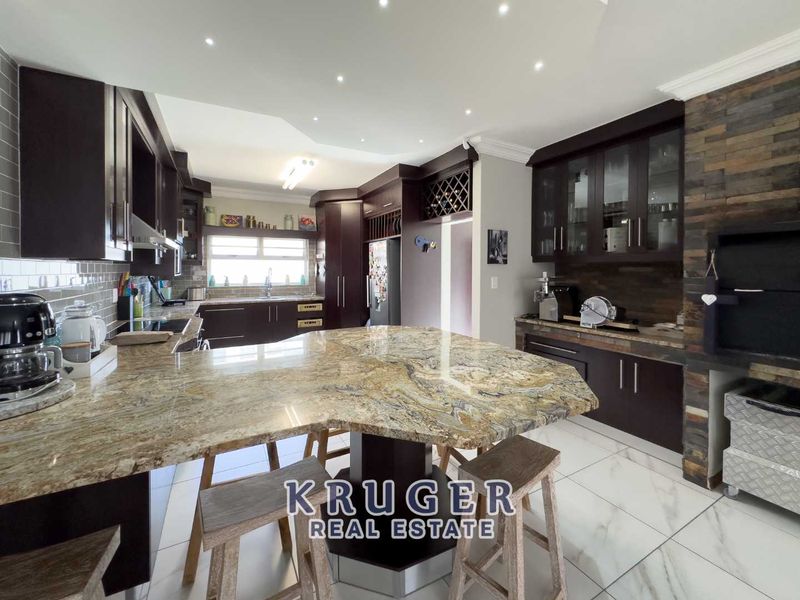 Walking distance from Pro-Ed Private School. - Photo 7