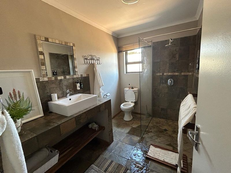 Own a house in the popular N/aankuse Estate, only 15 minutes from the Airport. - Photo 6