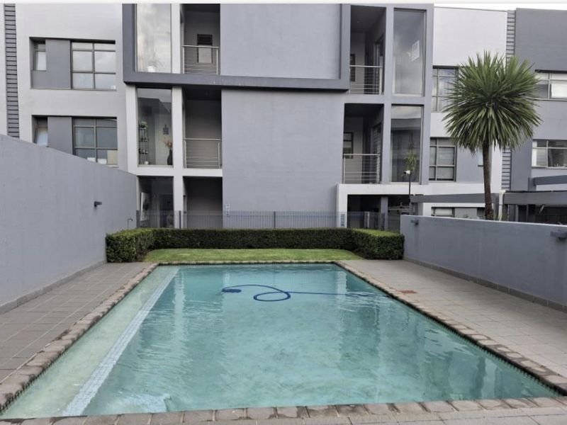A GORGEOUS THREE BEDROOM FURNISHED APARTMENT - Photo 2