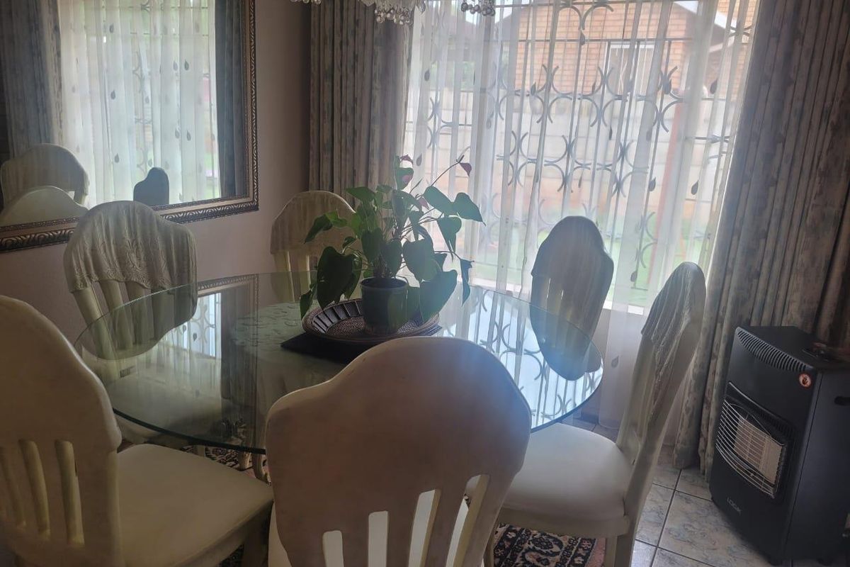 Family home - Photo 4