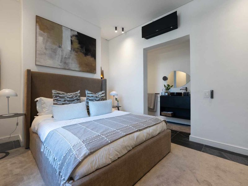 Newly Renovated 4-Bedroom Home in the Heart of Historic Bo-Kaap – All En-Suite with Private Courtyard - Photo 9