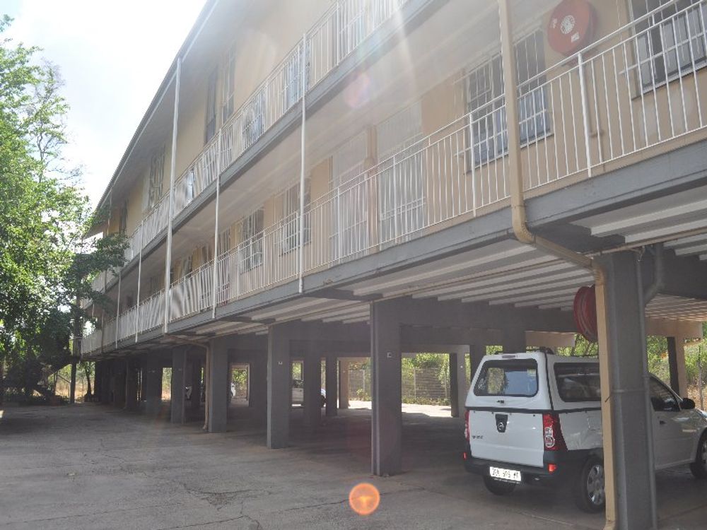 2 car ports available